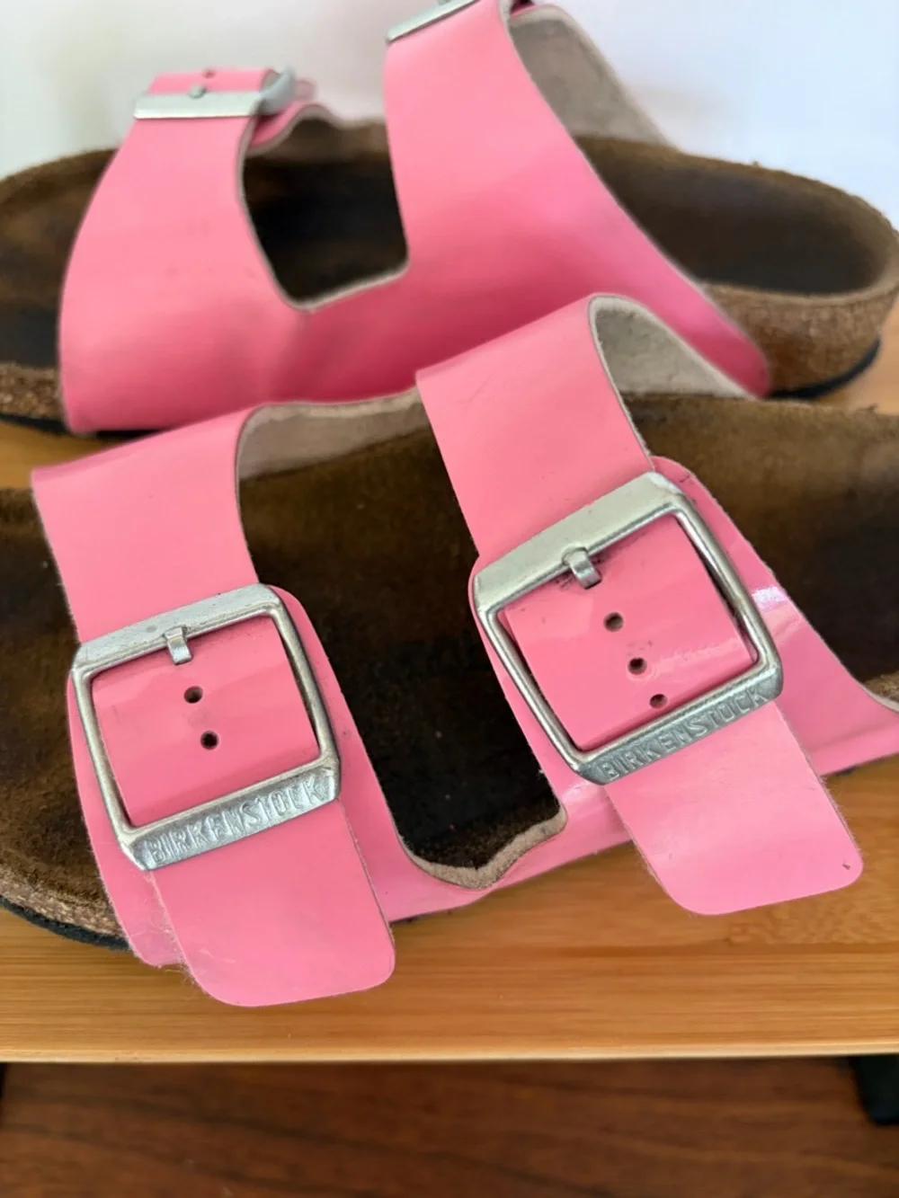 Birkenstock Arizona Two-Strap Sandal Light Pink Silver Buckles Sz 33 Kid’s 2-2.5